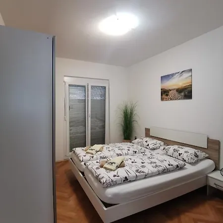 Apartmaji Vila Antonia Portoroz Exterior photo
